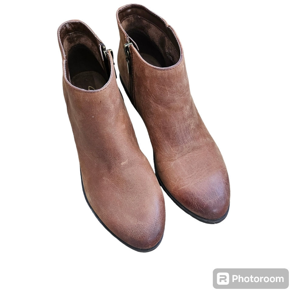 Clarks Womens Brown Ankle  Boots Size 6